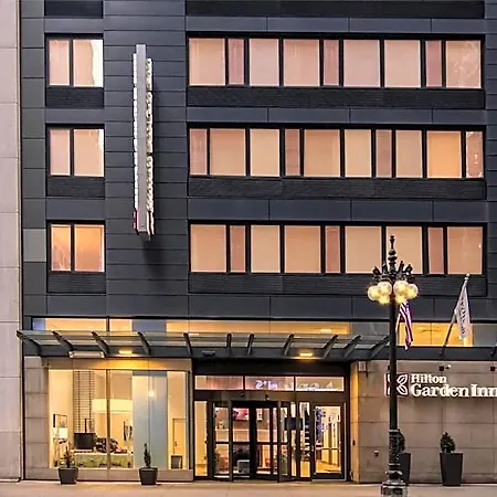 Hilton Garden Downtown Riverwalk Hotel