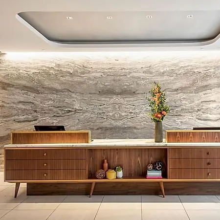Le Meridien Essex Hotel Chicago