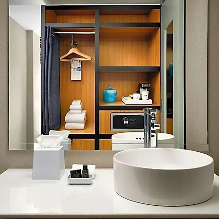 Aloft By Marriott Downtown River North Hotel 3*