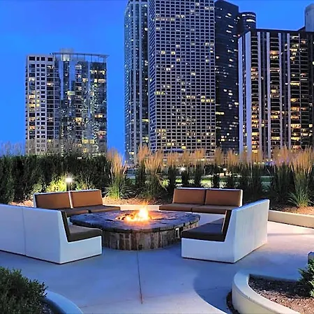 Radisson Blu Aqua Hotel, Chicago