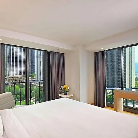 Radisson Blu Aqua Hotel, 4*