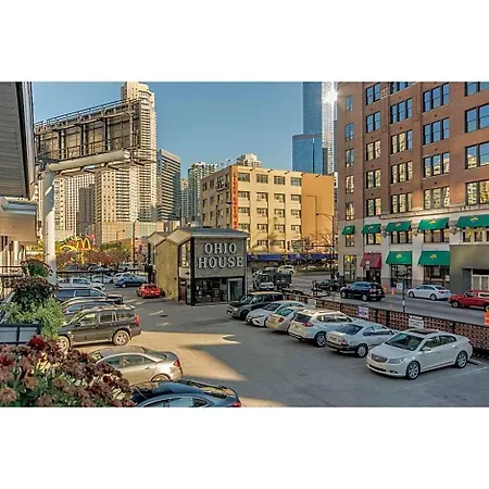 Ohio House 3* Chicago