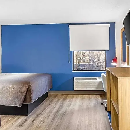 Super 8 By Wyndham Il Hotel