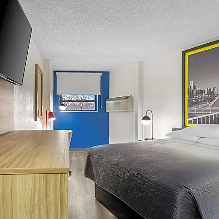Super 8 By Wyndham Il 2*