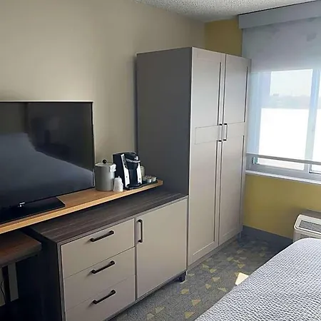 Midway Airport S By Ihg Hotel 3*