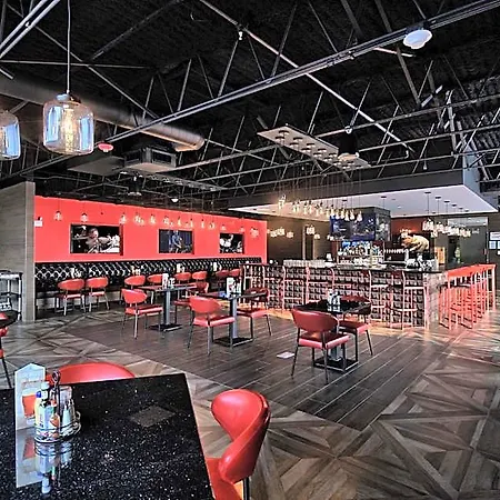 Hotel Midway Airport S By Ihg