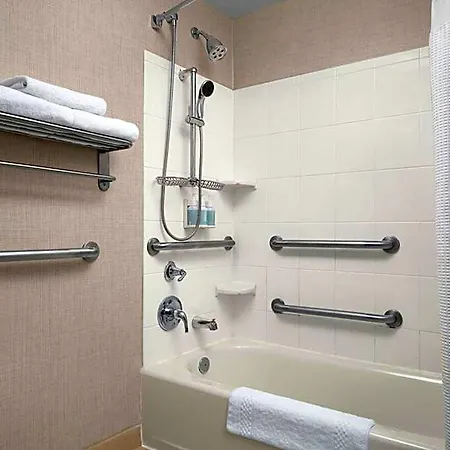 By Marriott Downtown/river North 3* Chicago