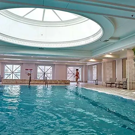 Four Seasons Hotel 5*