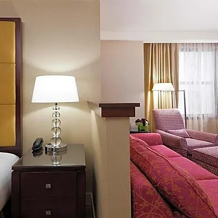 Millennium Knickerbocker Hotel 4*