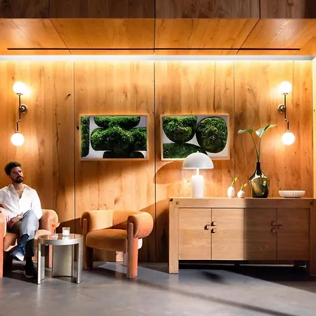 Arlo 4* Chicago