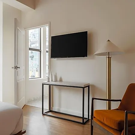 Found Hotels, Chicago, Series By Marriott 3* Chicago