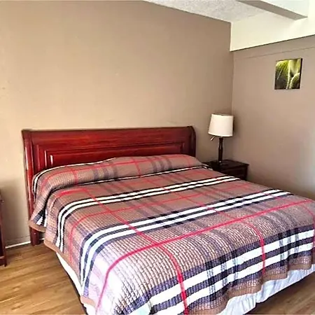 Hotel Saratoga By Capital O Near Midway Airport Il