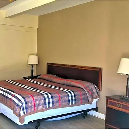Saratoga By Capital O Near Midway Airport Il Hotel 2*