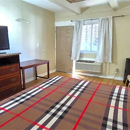 Hotel Saratoga By Capital O Near Midway Airport Il 2*