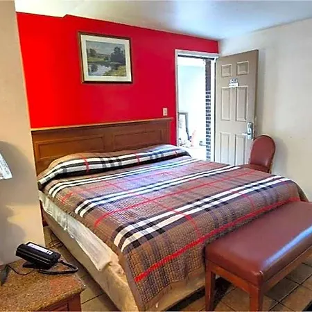 Hotel Saratoga By Capital O Near Midway Airport Il 2*