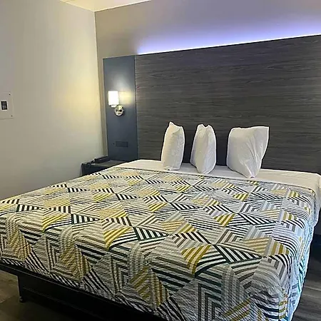 6 Chicago, Il - Halsted Hotel 2*