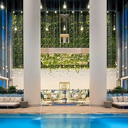 Sentral Michigan Avenue Hotel