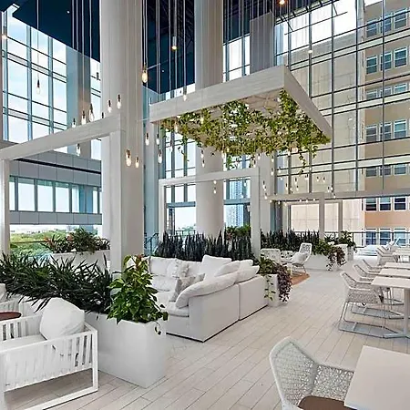 Hotel Sentral Michigan Avenue 3*