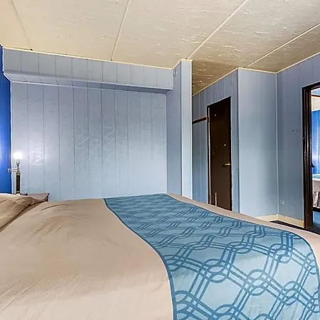Motel By Oyo I-90 2*