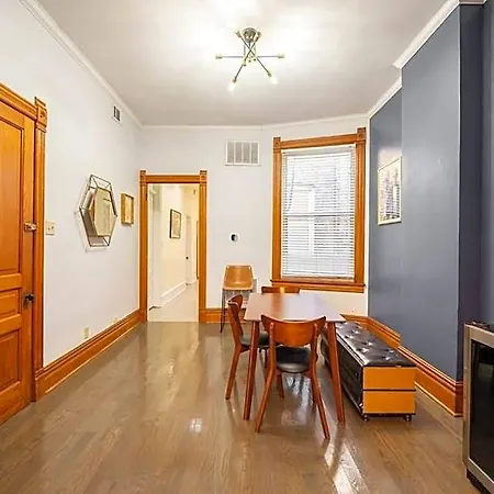 Lincoln Park 3 Bedroom Penthouse Apartment Chicago