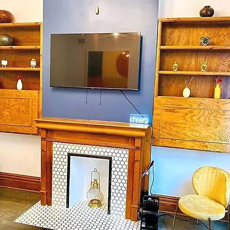 Lincoln Park 3 Bedroom Penthouse * Chicago