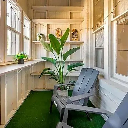 Lincoln Park 3 Bedroom Penthouse