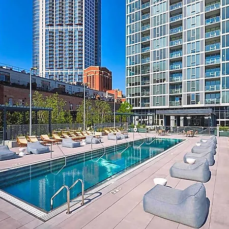 Hotel Level River North 4*