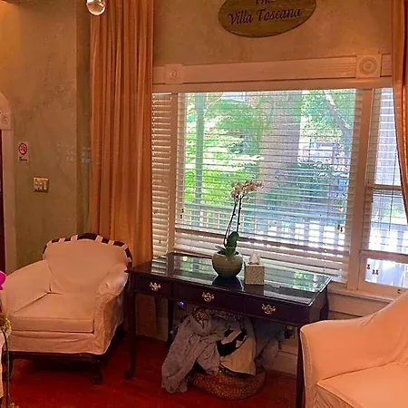 Bed & Breakfast The Toscana 2*