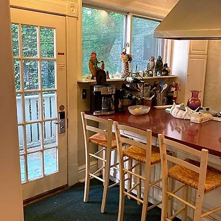 The Toscana Bed & Breakfast 2*