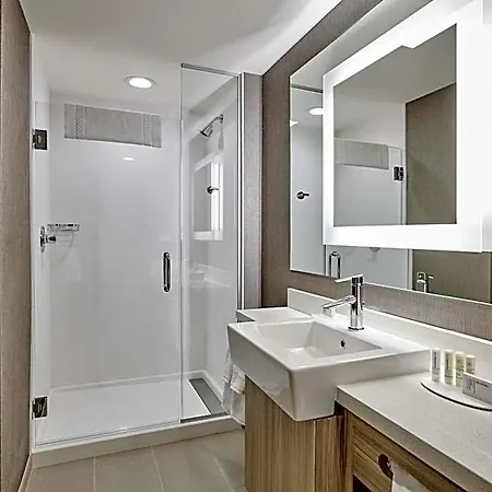 Springhill By Marriott Chinatown Hotel 3*