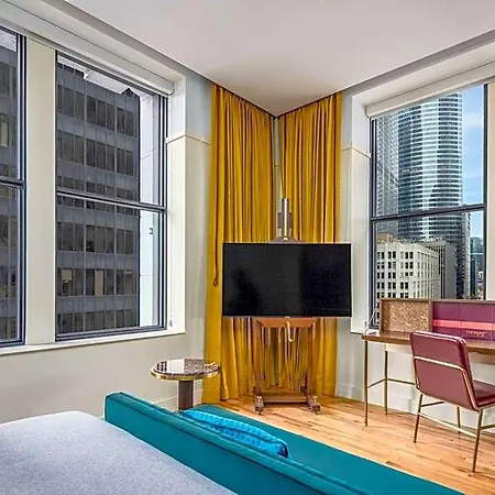 Hotel Canopy By Hilton Loop 4*