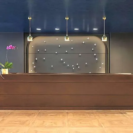Sable At Navy Pier Chicago, Curio Collection By Hilton