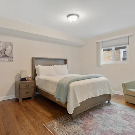 Apartment Charm Chicago
