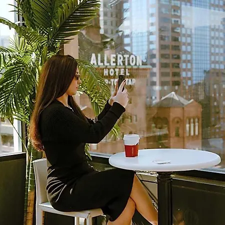 The Collection Magnificent Mile 4*