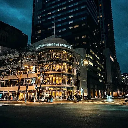 The Collection Magnificent Mile 4*