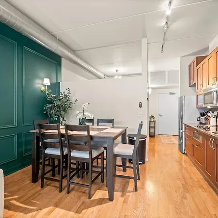Luxury Fulton Market - Prime Location