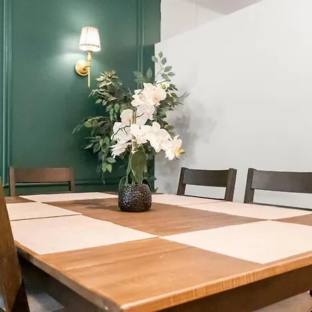 Luxury Fulton Market - Prime Location