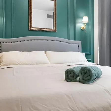 Luxury Fulton Market - Prime Location Apartment