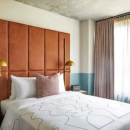 The Hoxton, Hotel