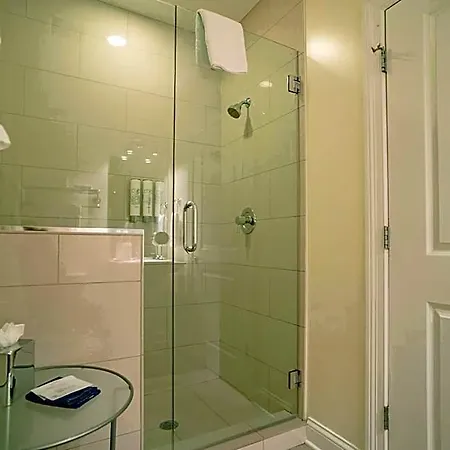 Hotel The 4*