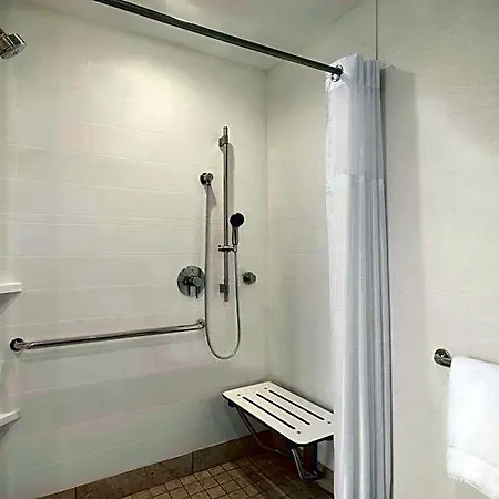 Hilton Garden Downtown South Loop Hotel 3*
