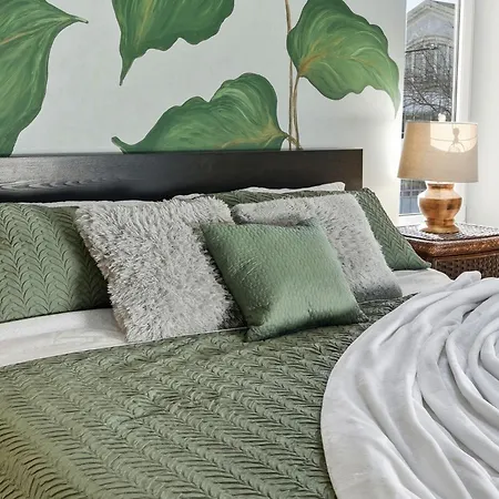 Holiday home Mid-century Gem By United Center Chicago