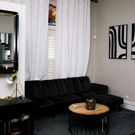 4 Bedroom • Theater • Gym • Walk To Lincoln Park!