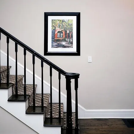 4 Bedroom • Theater • Gym • Walk To Lincoln Park! * Chicago