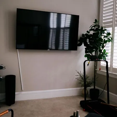 4 Bedroom • Theater • Gym • Walk To Lincoln Park!