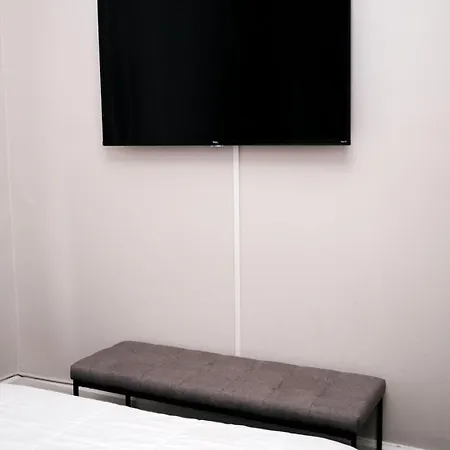 Holiday home 4 Bedroom • Theater • Gym • Walk To Lincoln Park! *