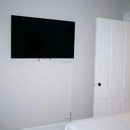 4 Bedroom • Theater • Gym • Walk To Lincoln Park!