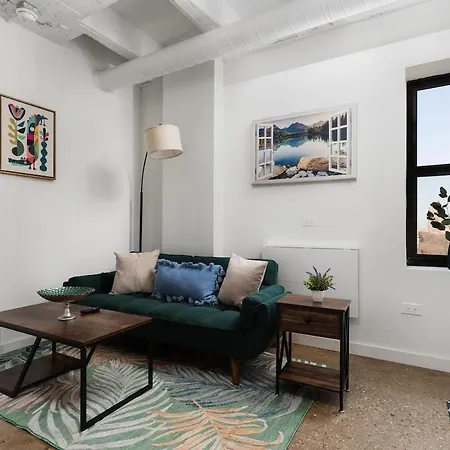 Apartment Elegant Style Loft Montrose Rooftop Wfh Gym Chicago