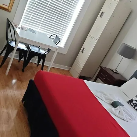 Grand House 424 Hostel Chicago