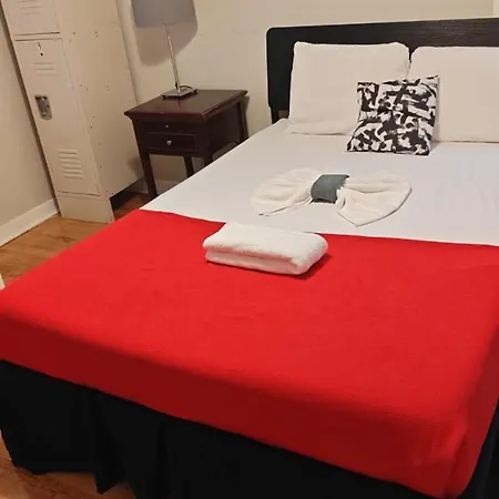 Grand House 424 Hostel Chicago